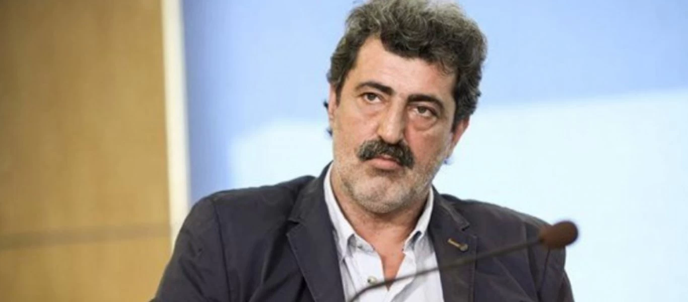 Ο Π.Πολάκης πήγε στα Χανιά για να μιλήσει για τον τουρισμό με τις... άδειες καρέκλες (φωτο)